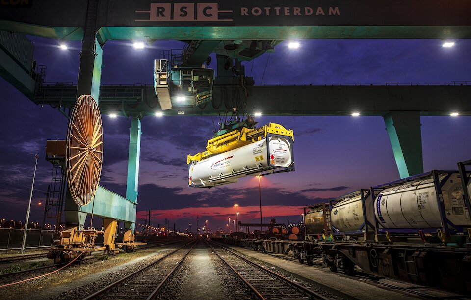 LNG transport